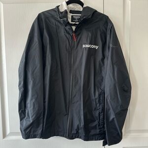 Saucony Men's Windbreaker in Black
